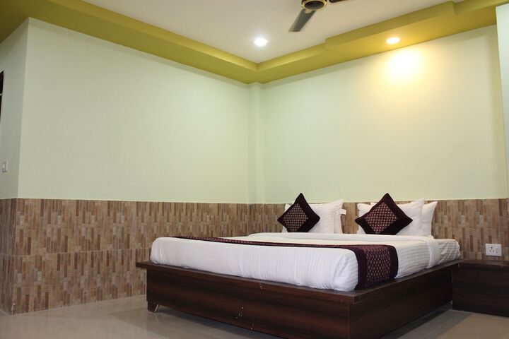 Room 8 of 27