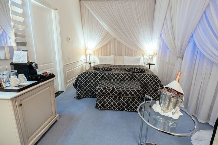 Room 34 of 80