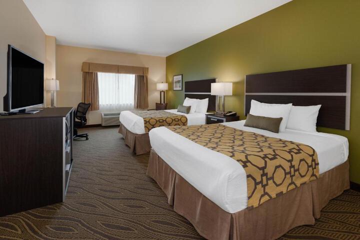2 Queen Beds (4 of 8)