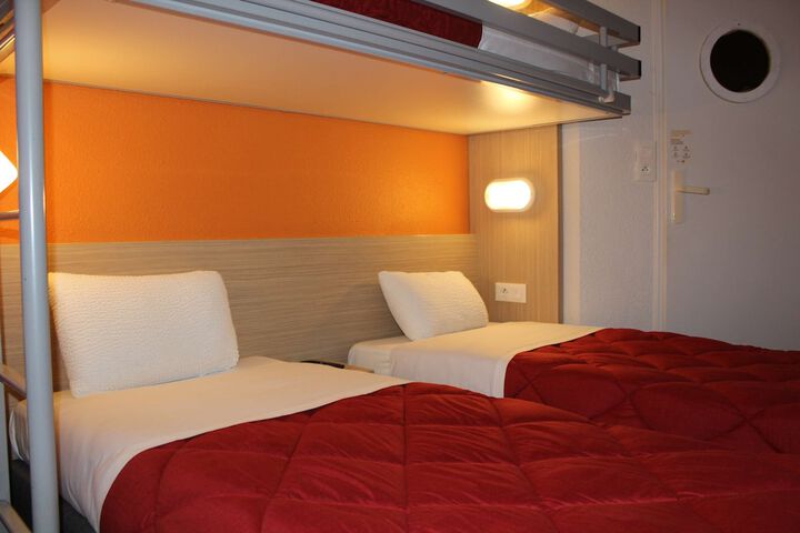 Room 11 of 39