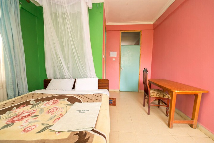 Room 12 of 46