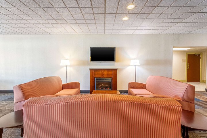 Hotel Interior 4 of 31