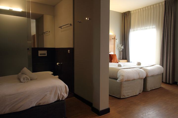 Room 83 of 105