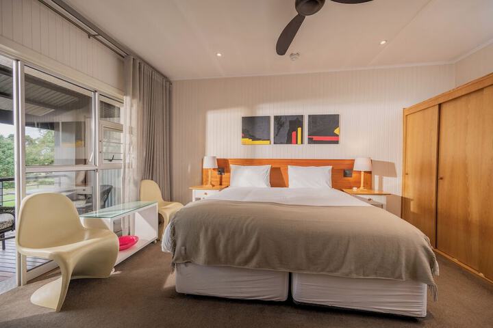 Room 42 of 105