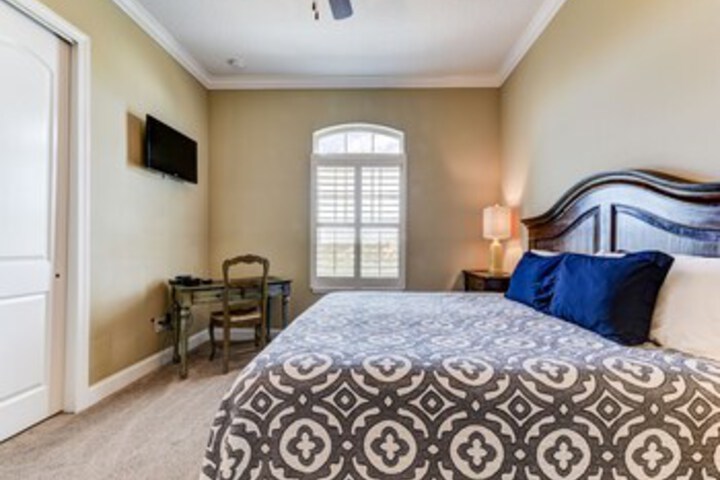 Room 125 of 129