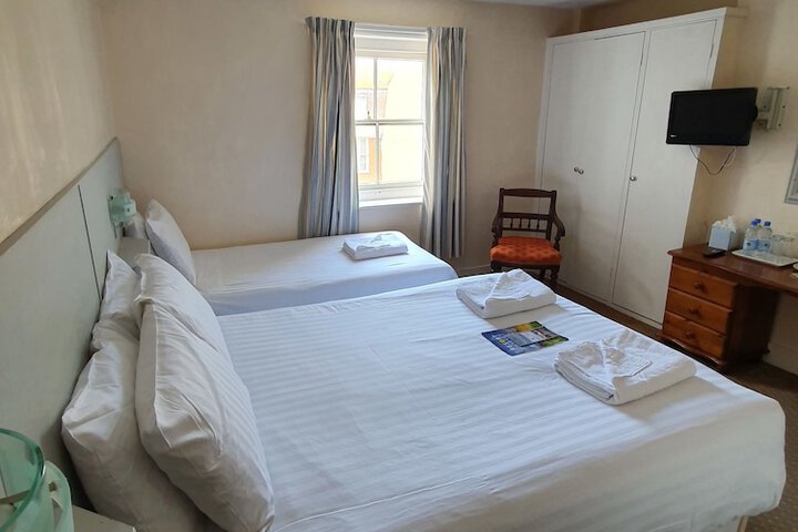 Room 12 of 93