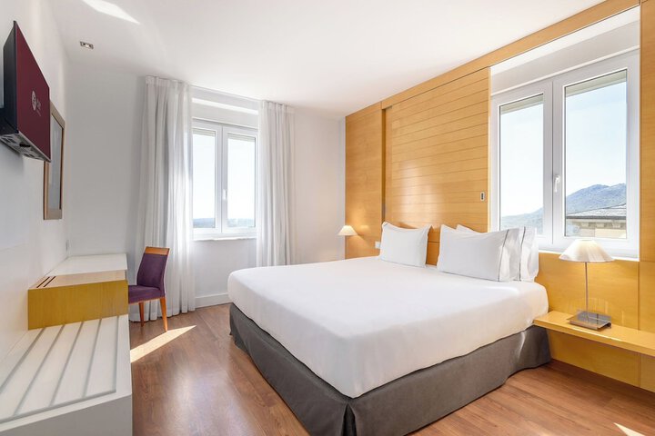 Room 30 of 90