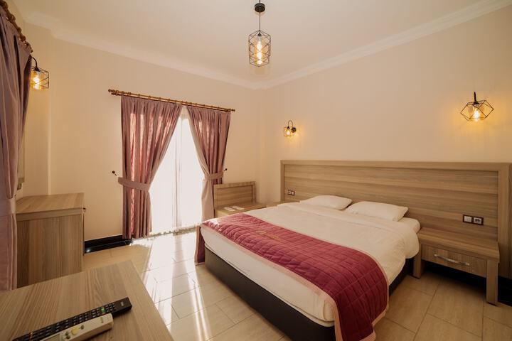 Room 32 of 48