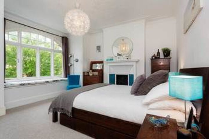 Room 16 of 26