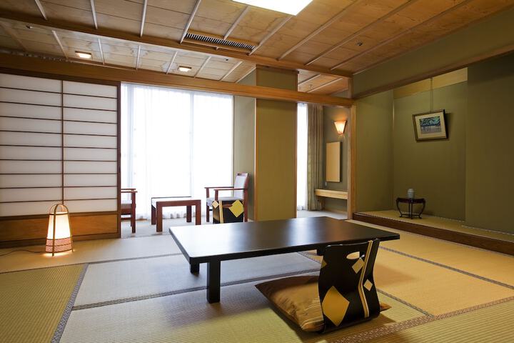 Room 8 of 49