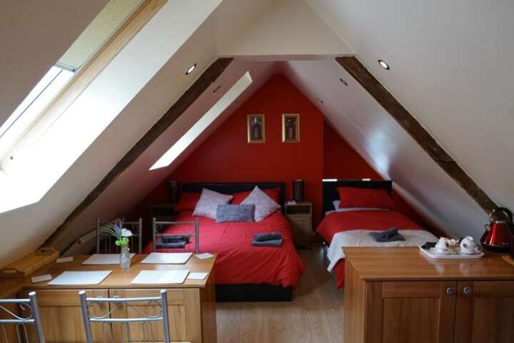 Room 10 of 25