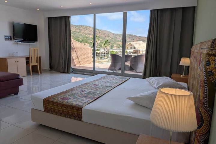 Room 3 of 12