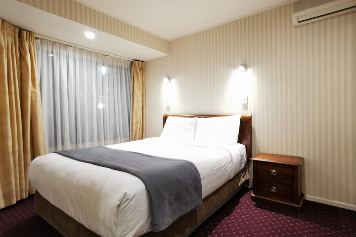 Room 16 of 43