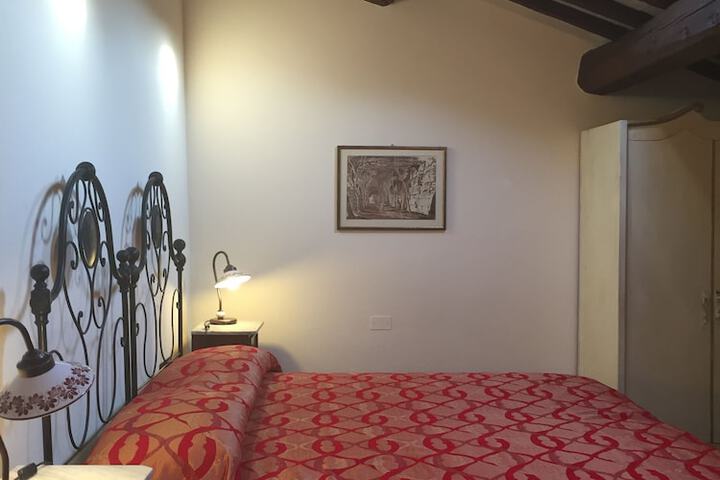 Room 7 of 27