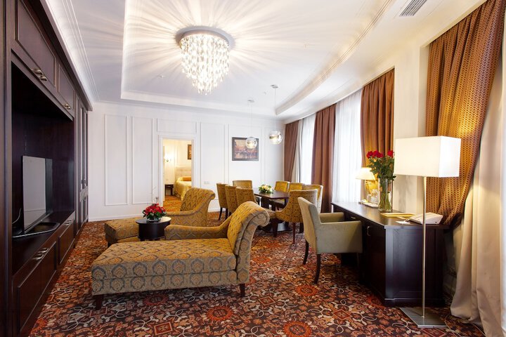 Room 13 of 46