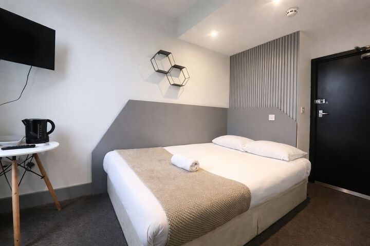 Room 34 of 85