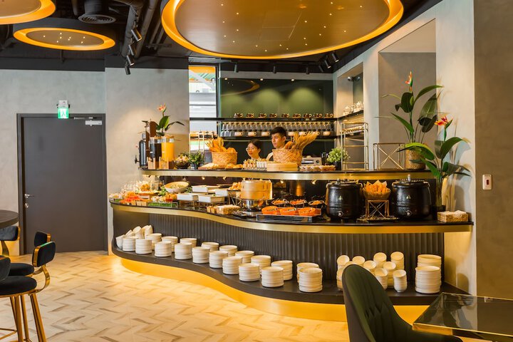 Breakfast buffet