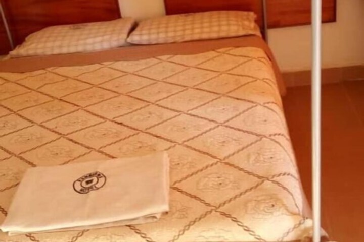Room 11 of 27