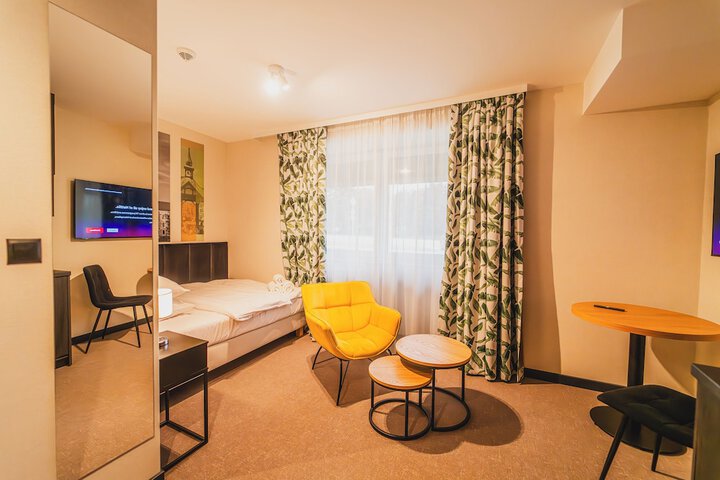 Room 4 of 21
