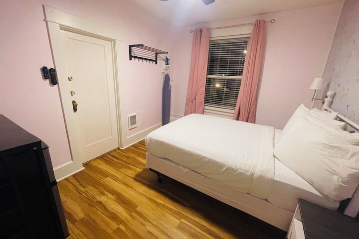 Room 18 of 68