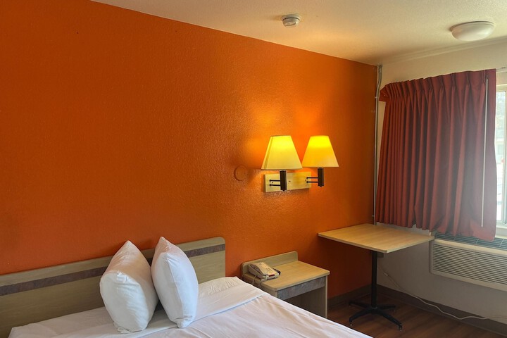 Room 15 of 42