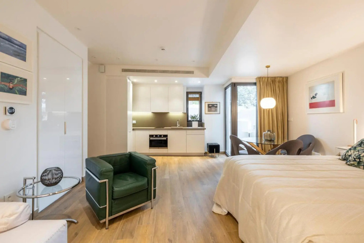 Room 2 of 13