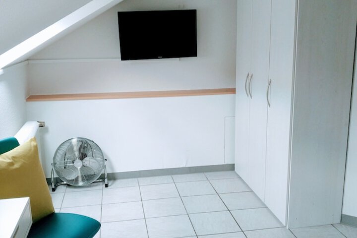 Room 11 of 21