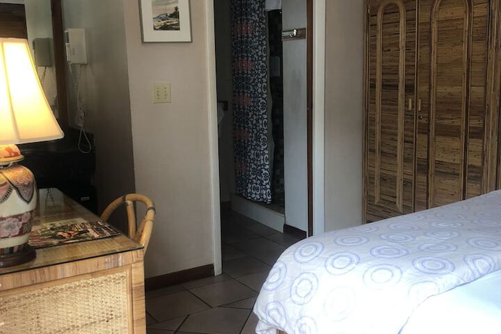 Room 21 of 68