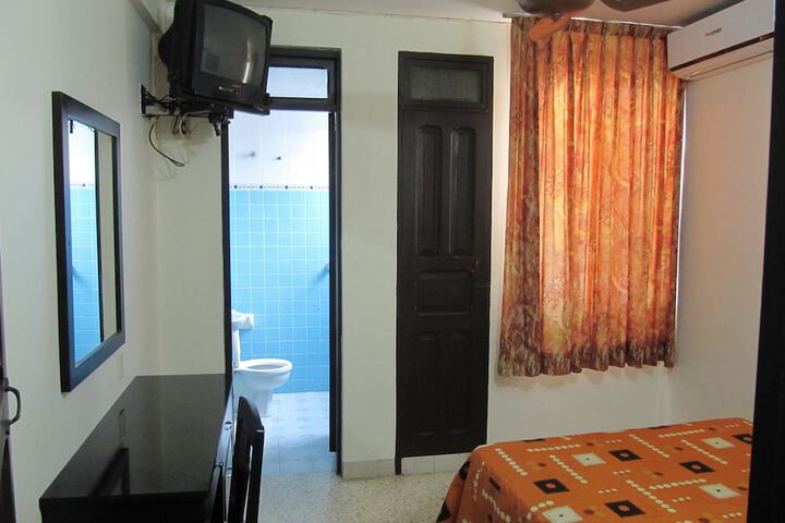 Room 7 of 32
