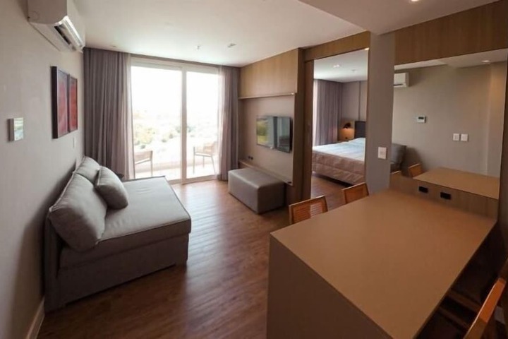 Room 4 of 28