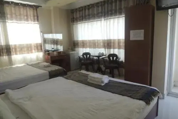 Room 5 of 11