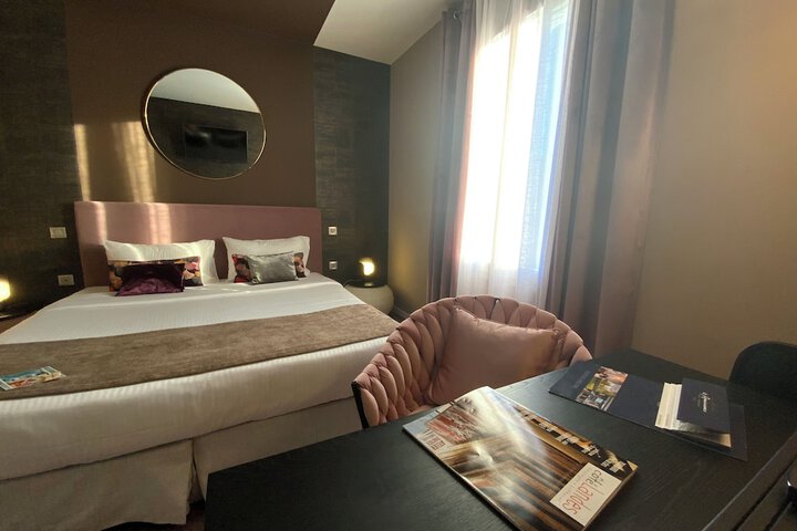 Room 10 of 66