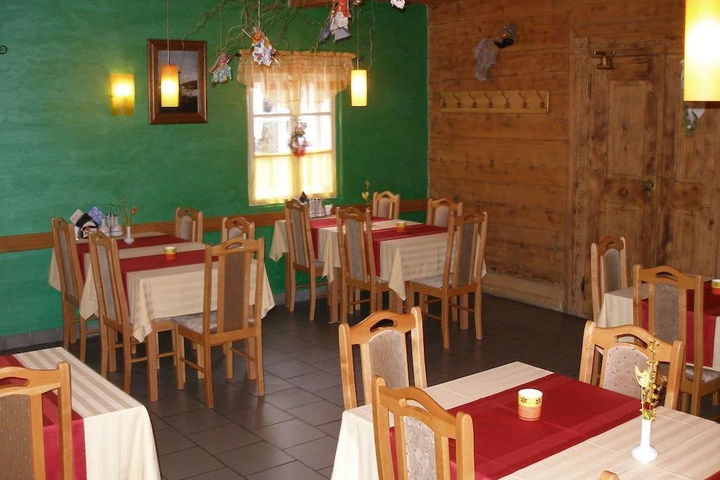 Dining 6 of 10