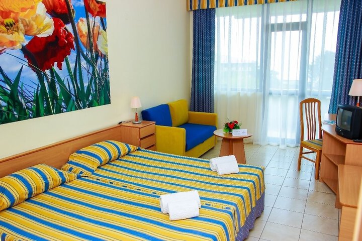 Room 4 of 39