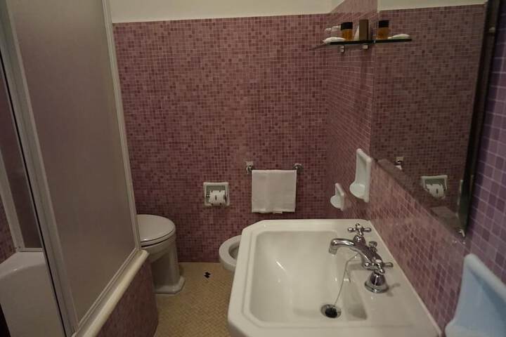 Room 25 of 56