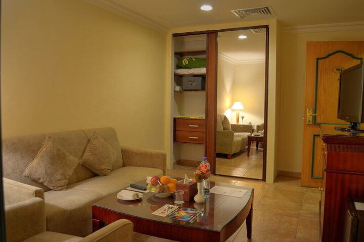 Room 18 of 77
