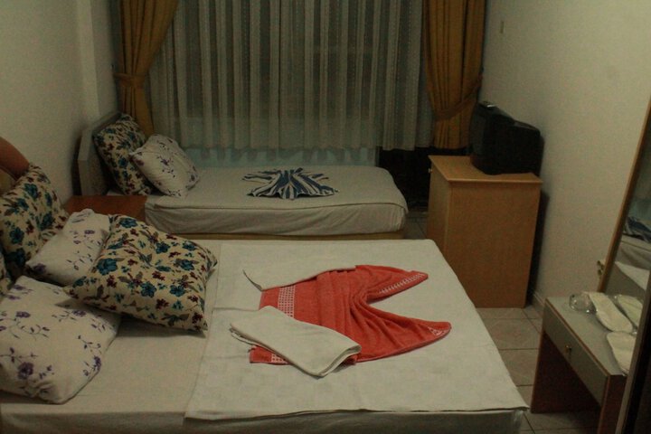 Room 12 of 105