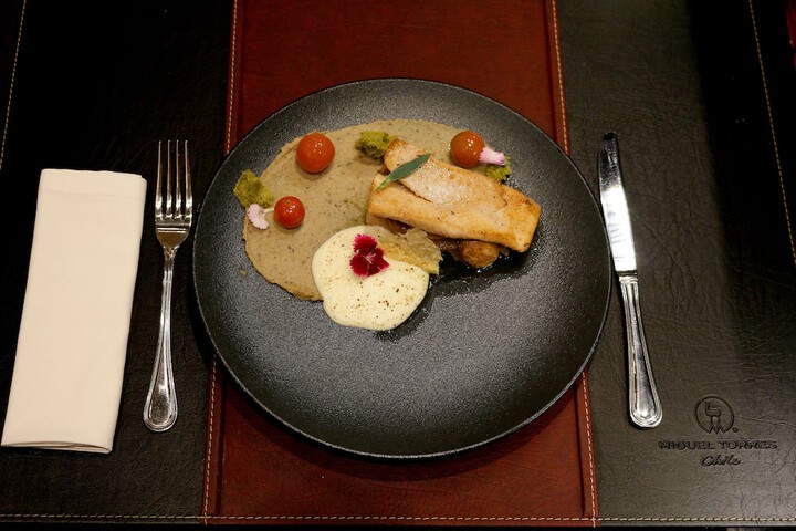 Dining 33 of 67