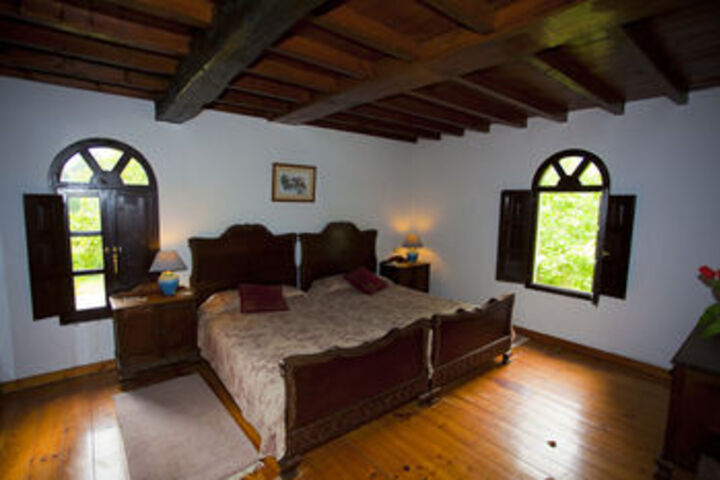 Room 6 of 15