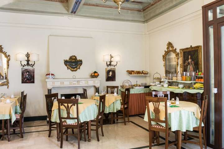 Dining Photos