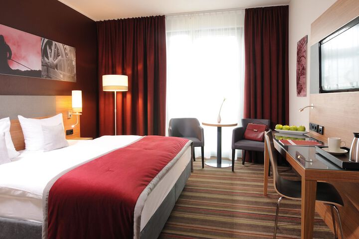 Room 6 of 30