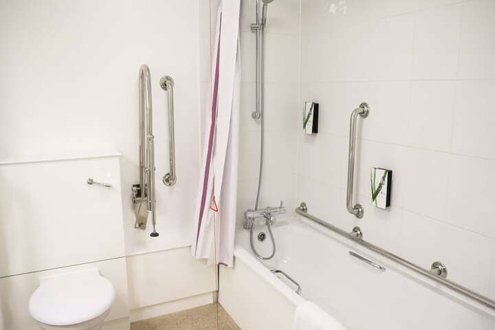 Room 3 of 8