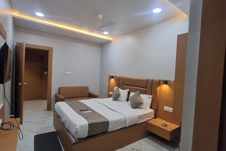 Room 11 of 22