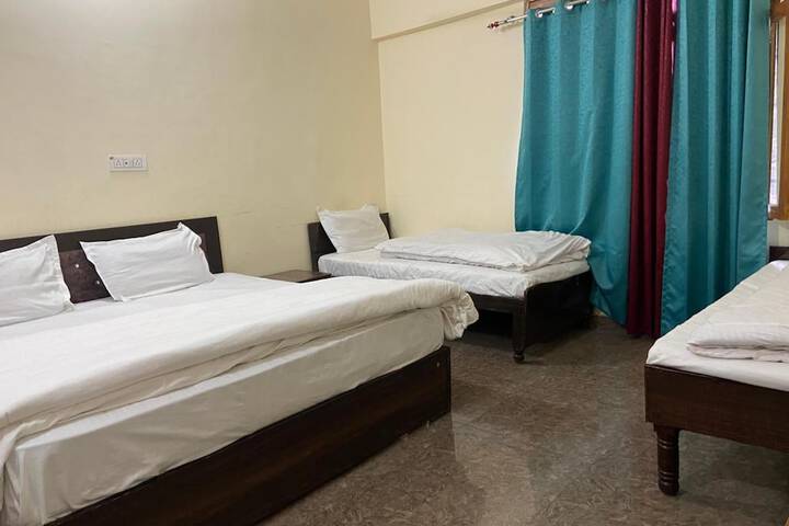 Room 13 of 38