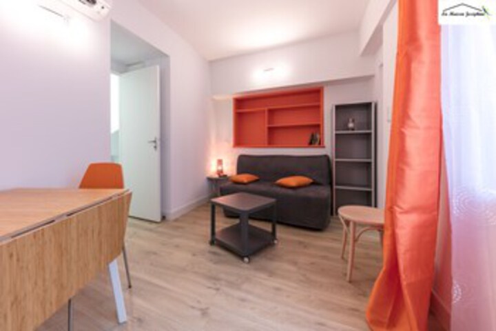 Room 46 of 90