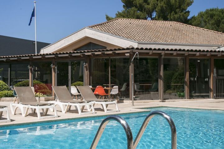 Pool 62 of 134