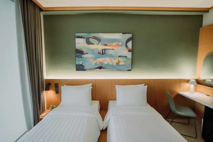 Room 19 of 48