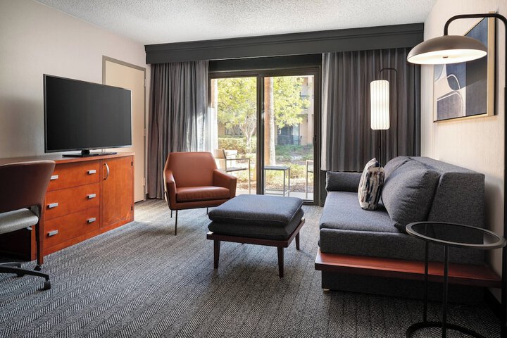 Room 15 of 40