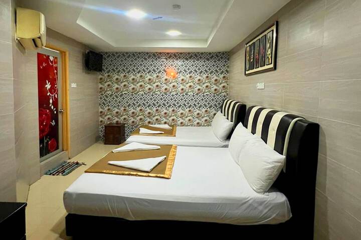 Room 5 of 25