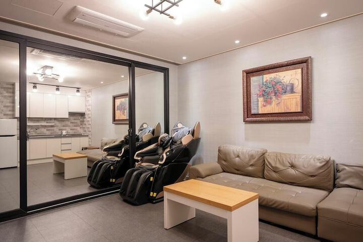 Room 14 of 63